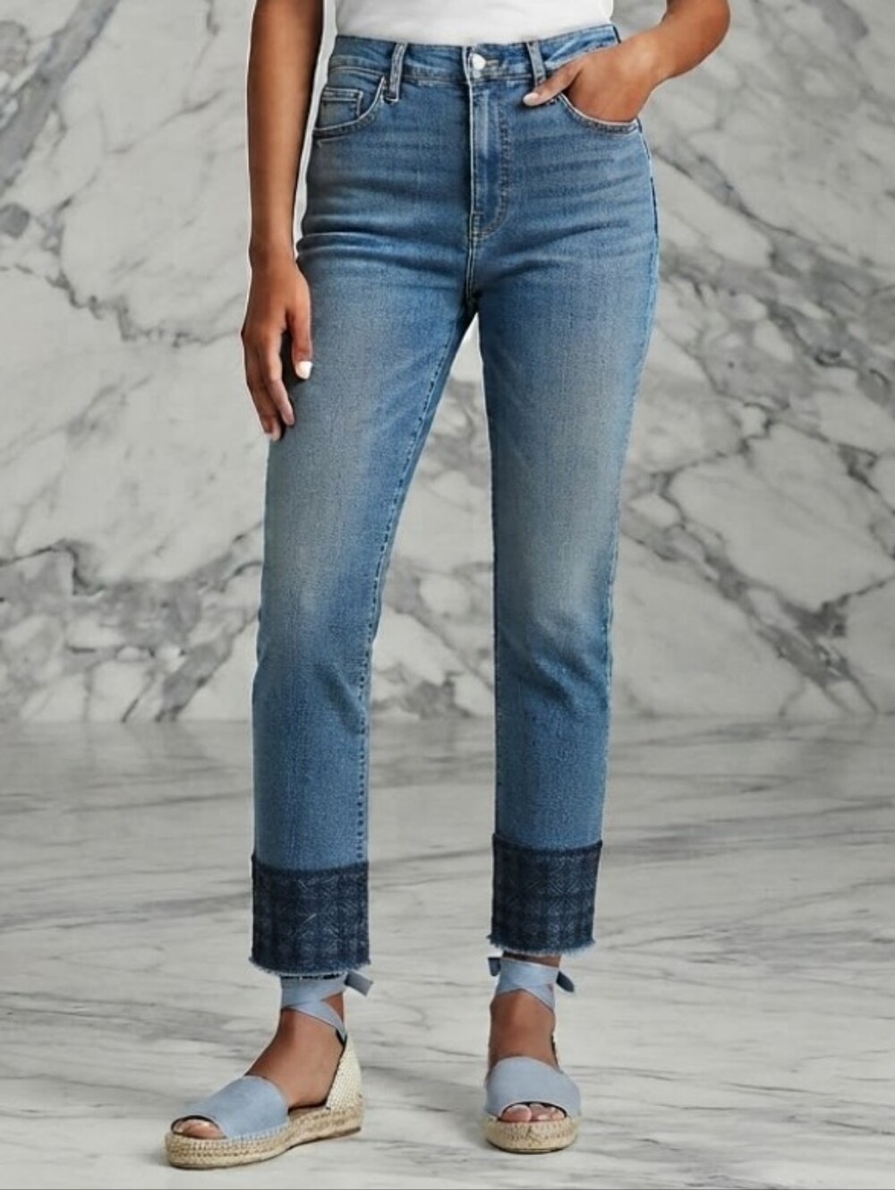 Like New Lauren Ralph Lauren Premier Straight Leg Jeans Size 12 Embroidered Hem